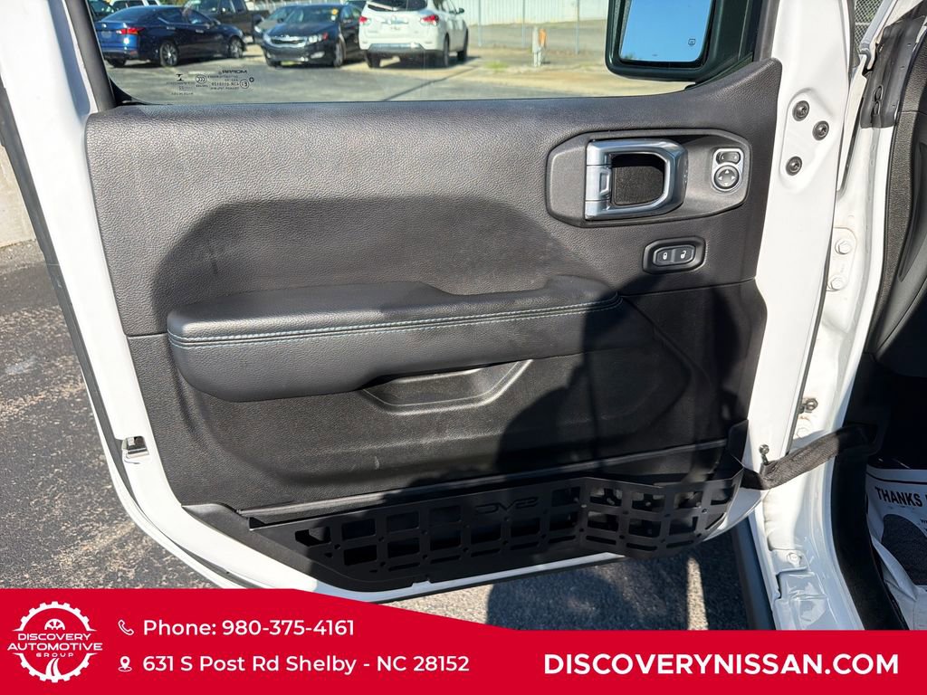 Used 2022 Jeep Wrangler Unlimited Rubicon 4xe w/ Cold Weather Group AWD/4WD image 14