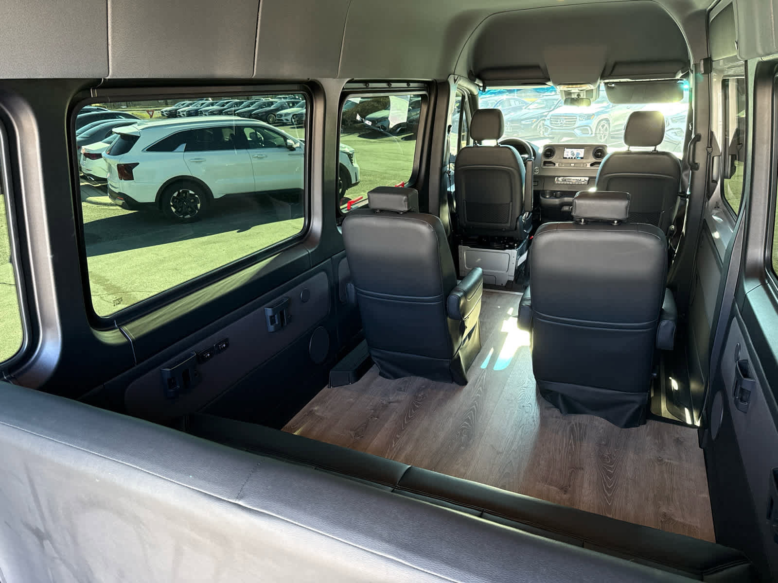 Used 2024 Mercedes-Benz Sprinter 2500 image 30