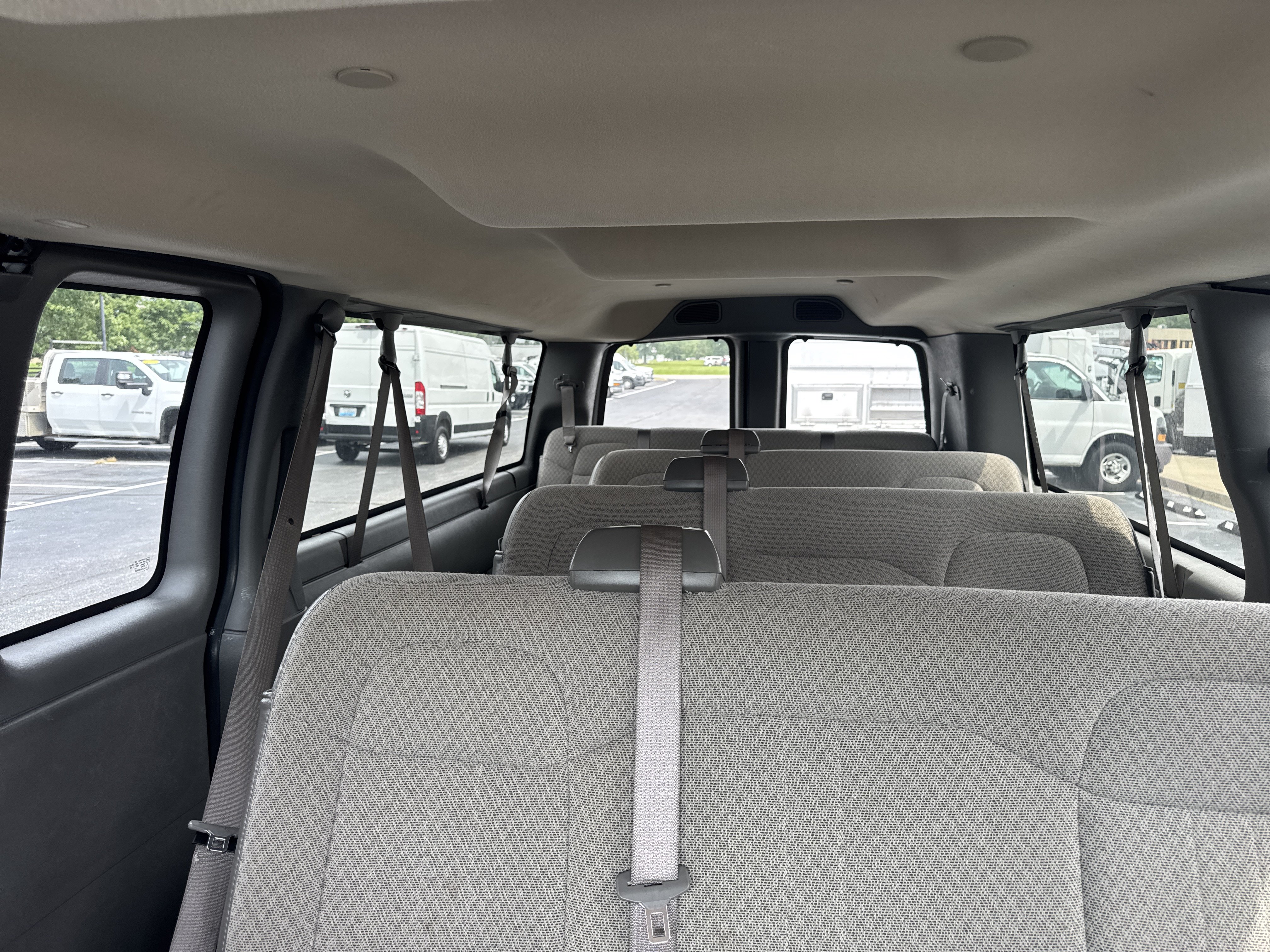 Used 2025 Chevrolet Express 3500 LT w/ LT Preferred Equipment Group RWD image 12