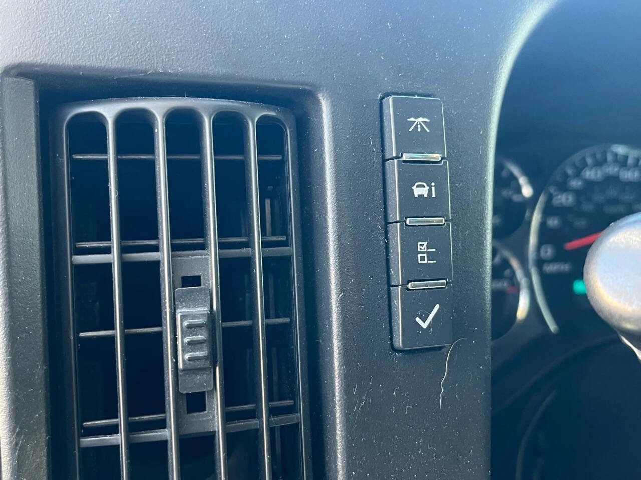 Used 2012 Chevrolet Express 2500 w/ Cold Climate Package image 24