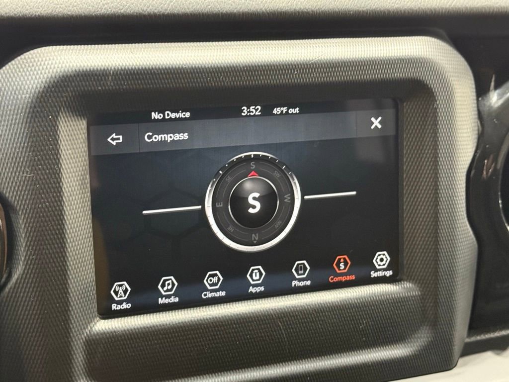 Used 2019 Jeep Wrangler Unlimited Sahara image 34