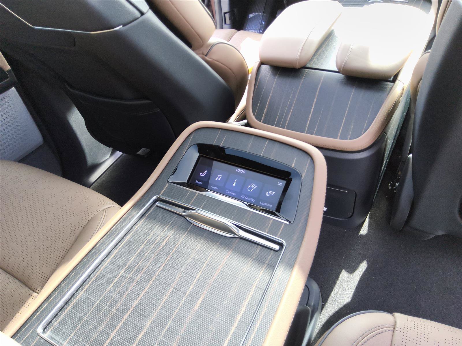 New 2027 Lincoln Navigator Black Label AWD/4WD image 27