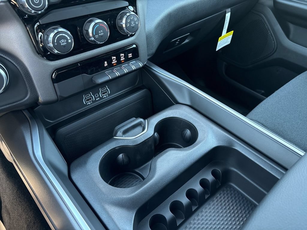 New 2026 RAM 1500 Express AWD/4WD image 18