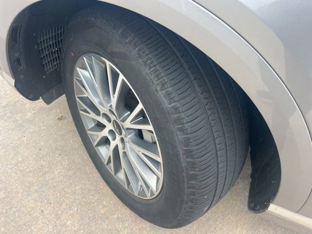 Used 2025 Genesis GV80 2.5T Standard image 6