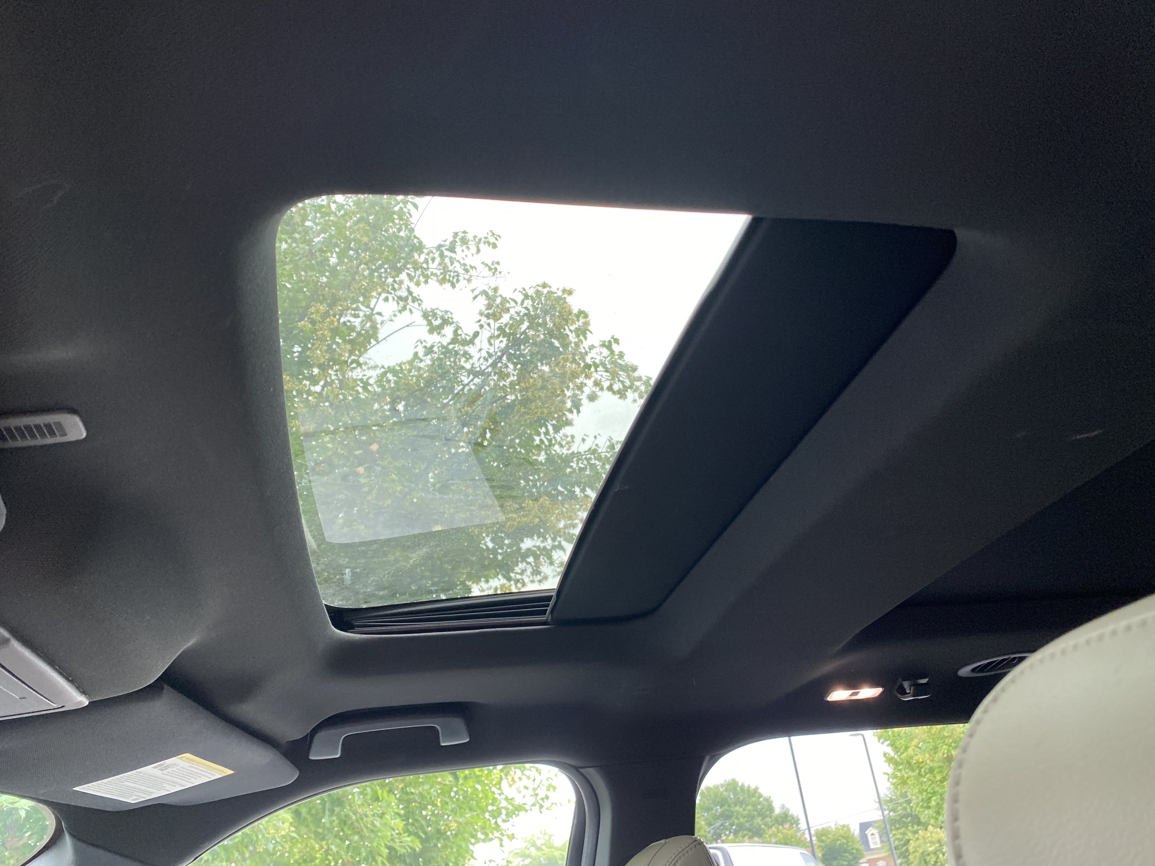 Used 2018 Ford Explorer XLT w/ Equipment Group 202A FWD image 32