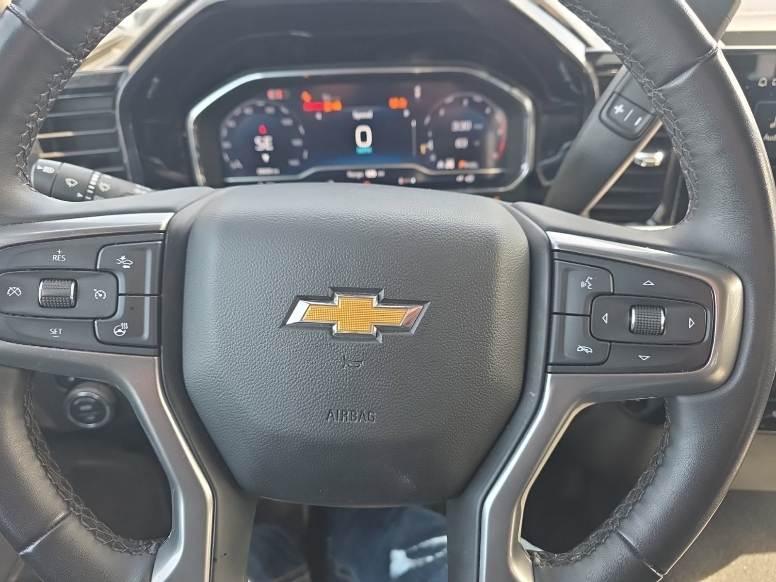 Used 2025 Chevrolet Silverado 2500 LT w/ Convenience Package image 15