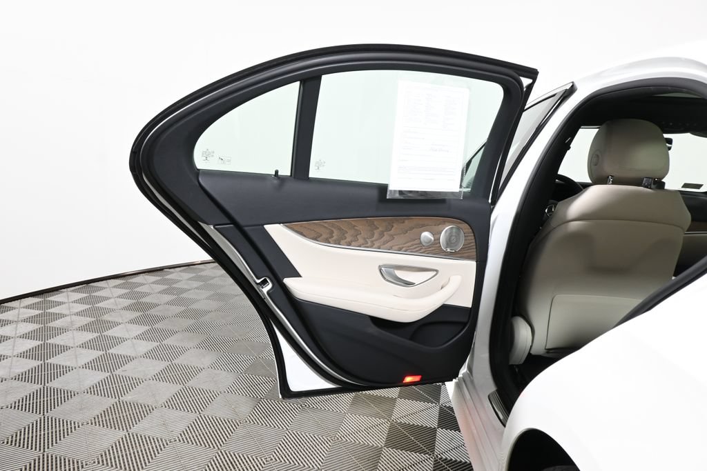 Certified 2022 Mercedes-Benz E 350 4MATIC Sedan image 33