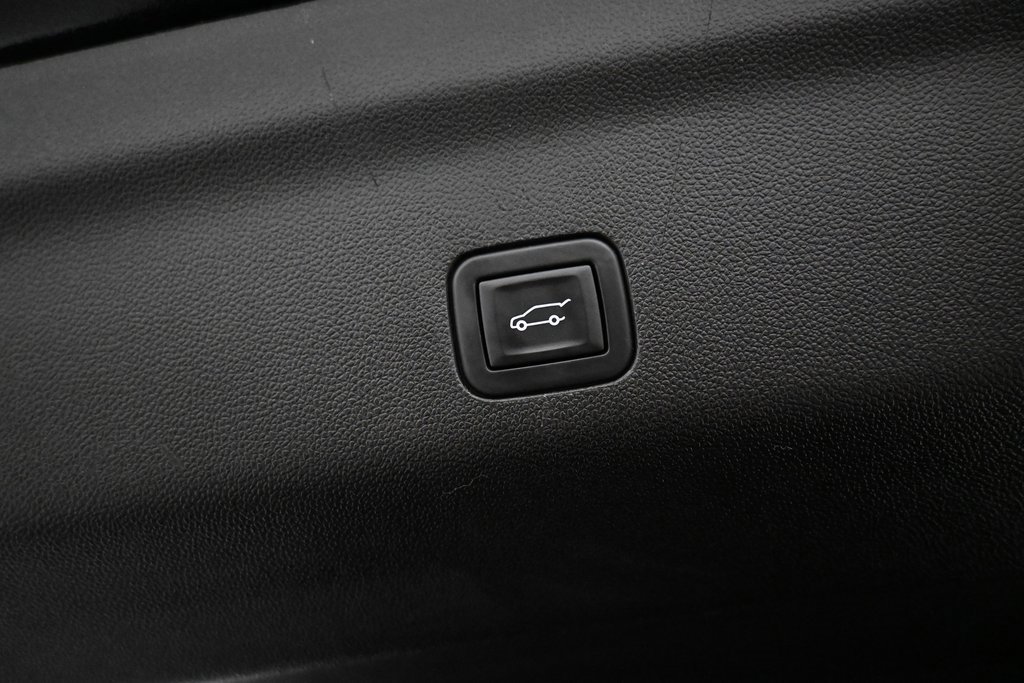 Used 2023 Cadillac Escalade ESV Sport Platinum image 15