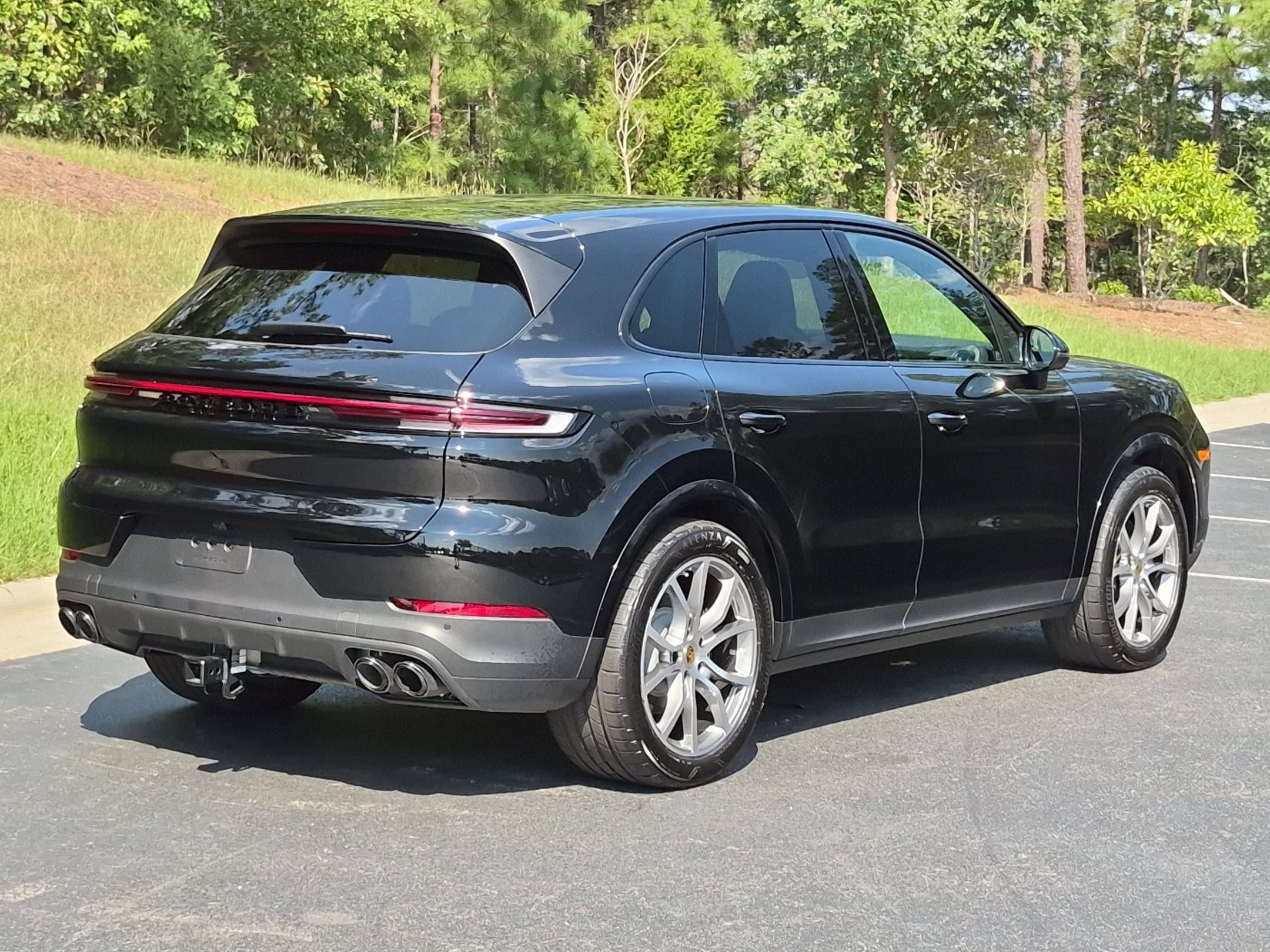 Certified 2024 Porsche Cayenne AWD/4WD image 30