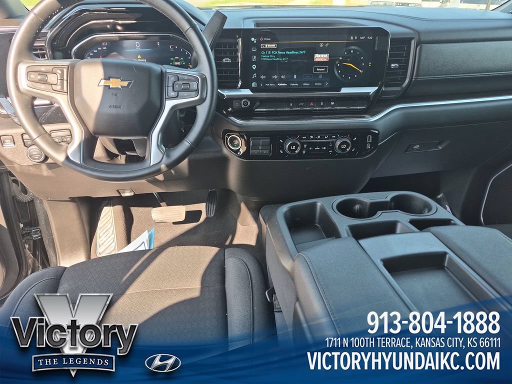 Used 2025 Chevrolet Silverado 2500 LT w/ Convenience Package AWD/4WD image 12
