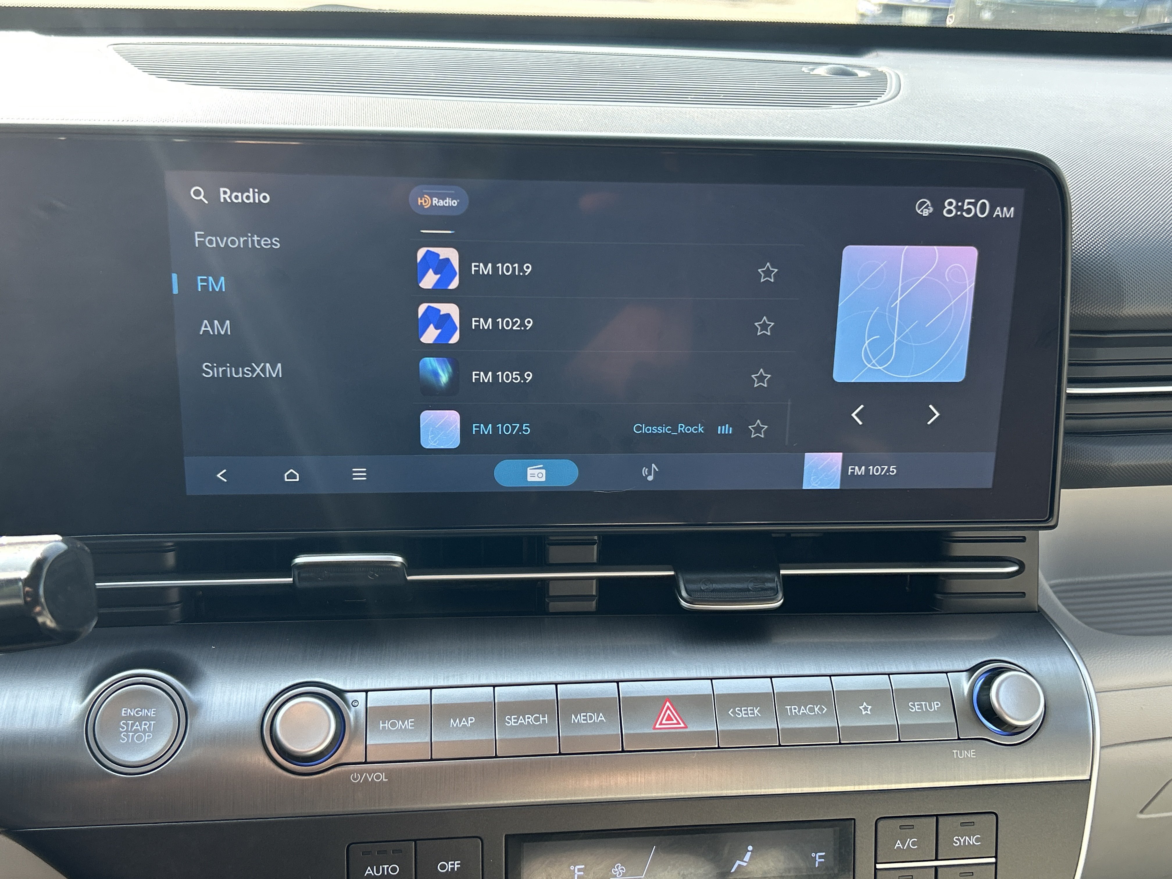 Certified 2025 Hyundai Kona SEL AWD/4WD image 25