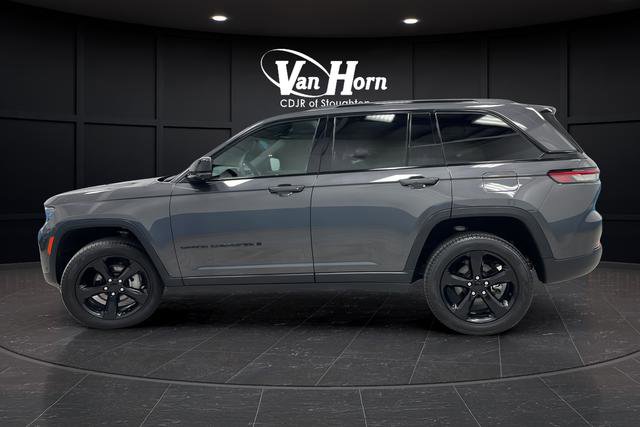 Used 2024 Jeep Grand Cherokee Limited w/ Luxury Tech Group II image 4