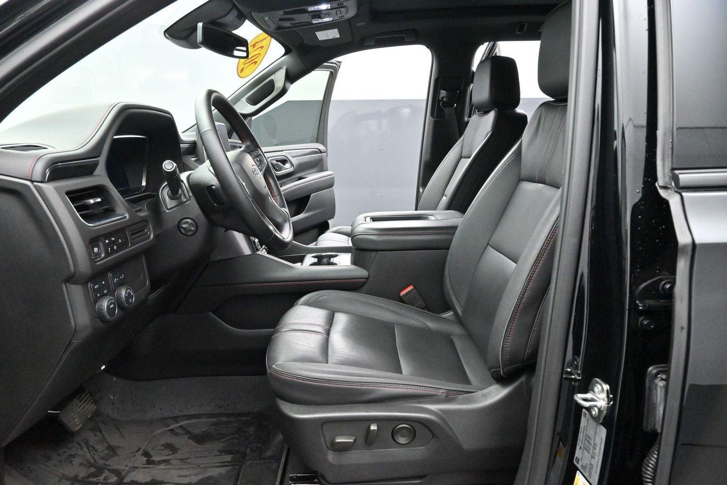 Used 2024 Chevrolet Suburban RST w/ Luxury Package AWD/4WD image 16