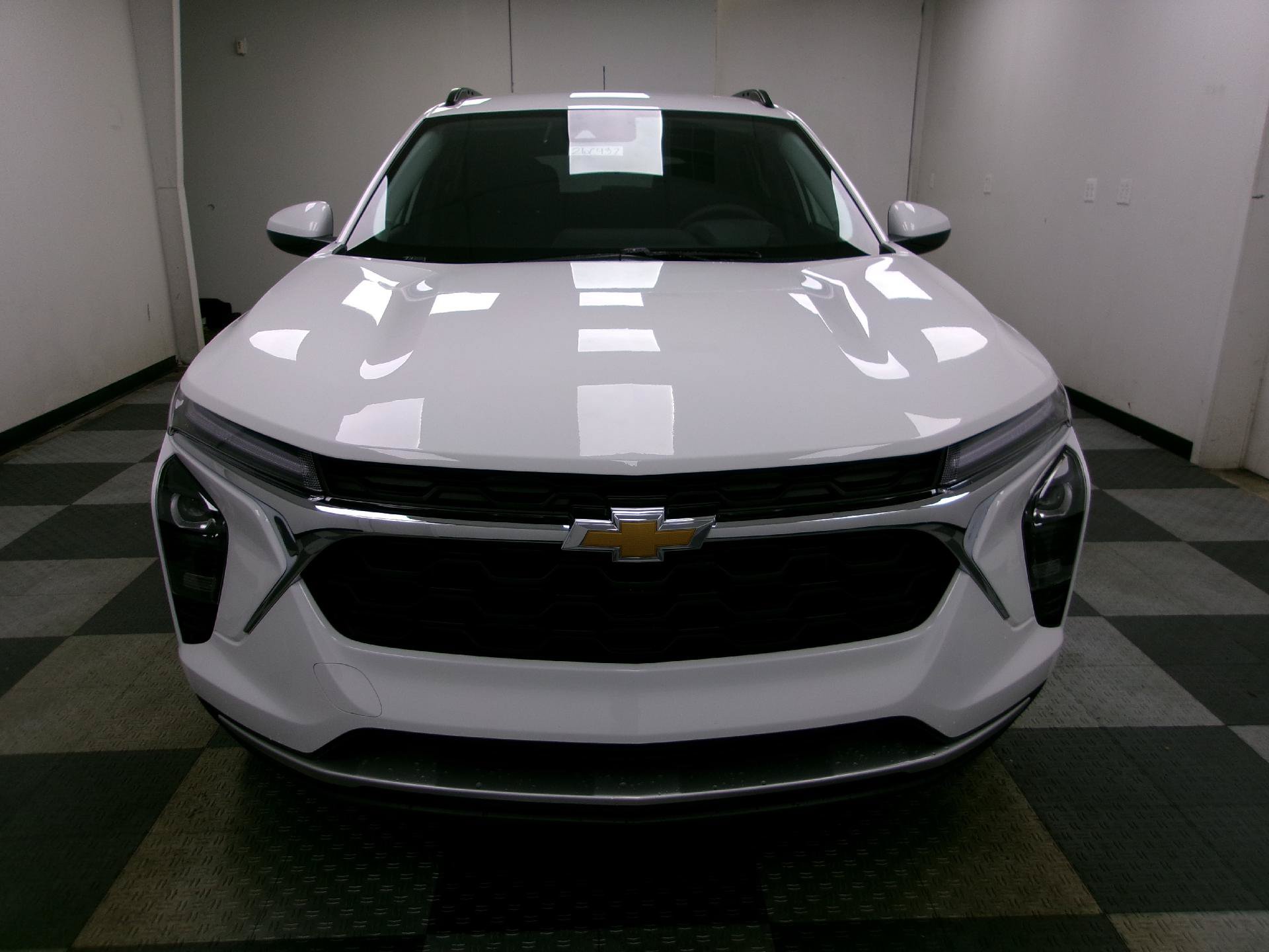 New 2026 Chevrolet Trax LT w/ LT Convenience Package FWD image 15
