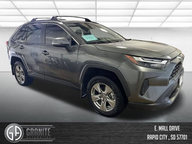 Used 2024 Toyota RAV4 XLE AWD/4WD image 9