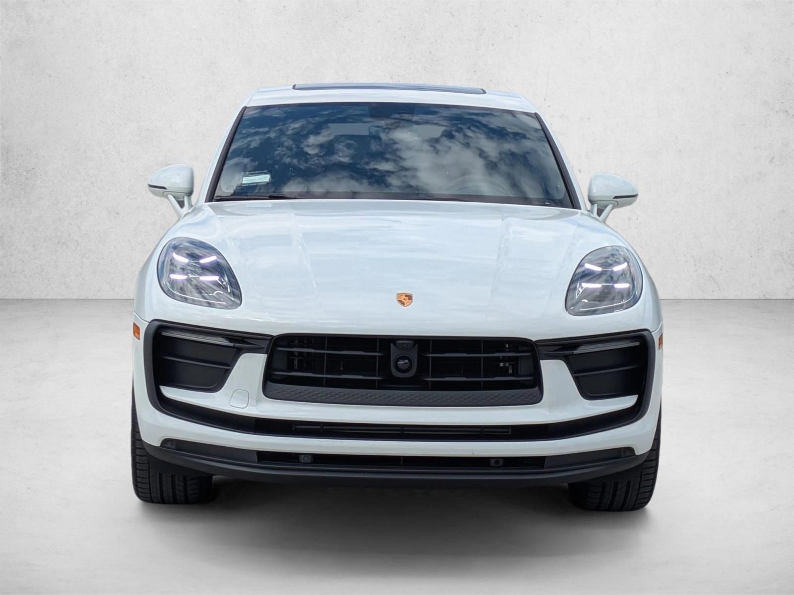 Certified 2025 Porsche Macan AWD/4WD image 6