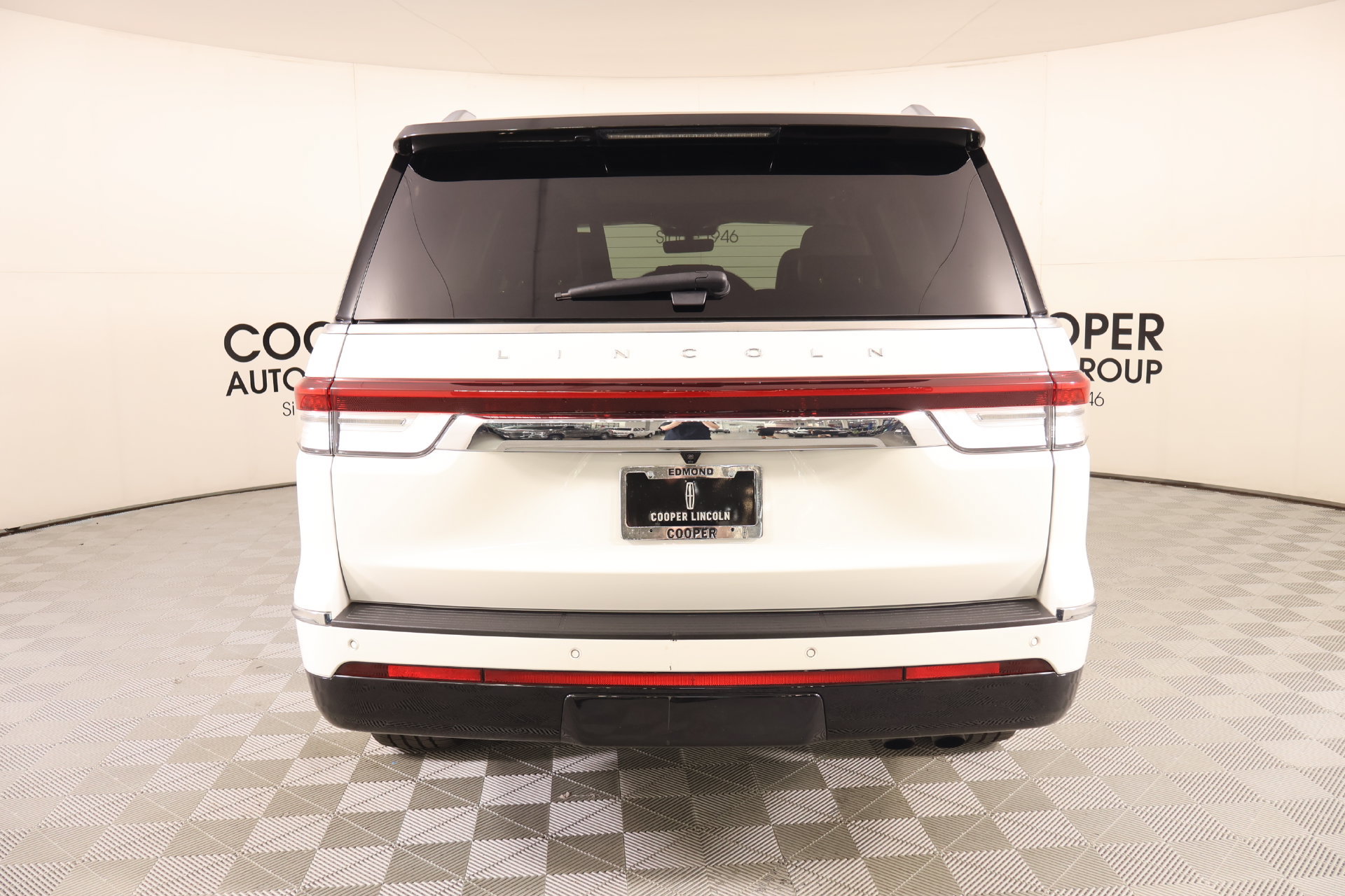 Used 2023 Lincoln Navigator Reserve AWD/4WD image 23