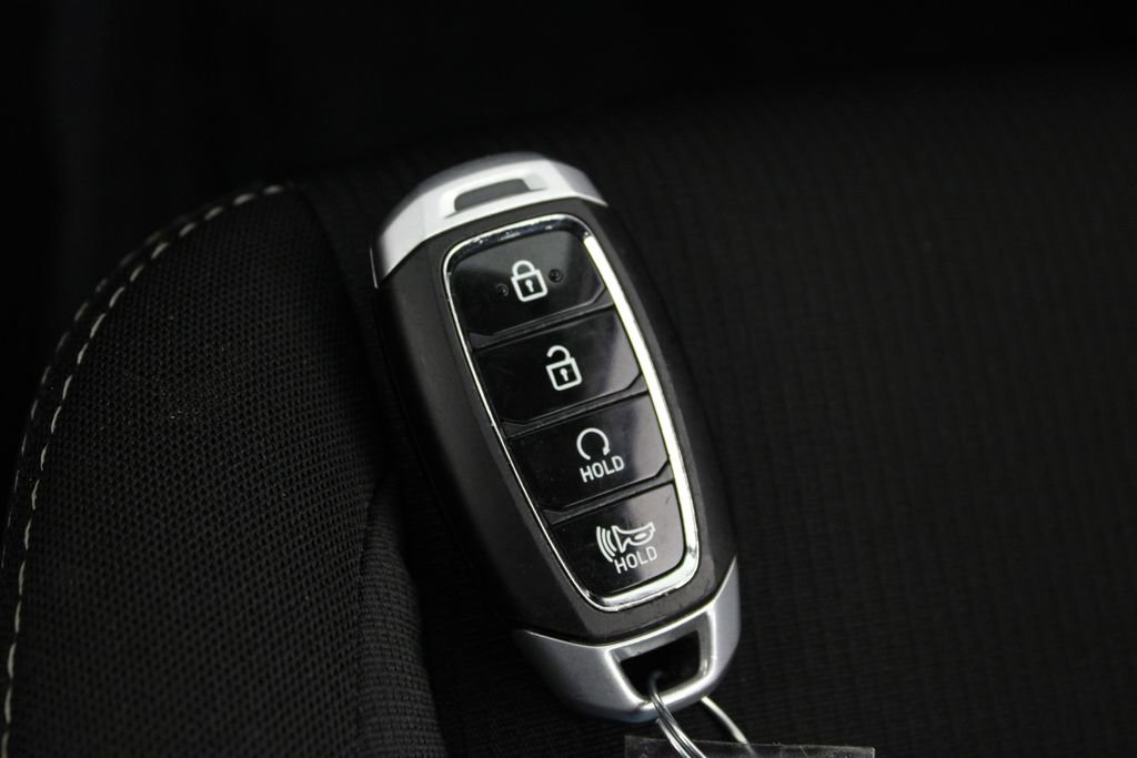 Certified 2024 Hyundai Venue SEL image 31