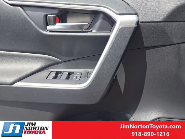 Used 2025 Toyota RAV4 XLE Premium AWD/4WD image 25