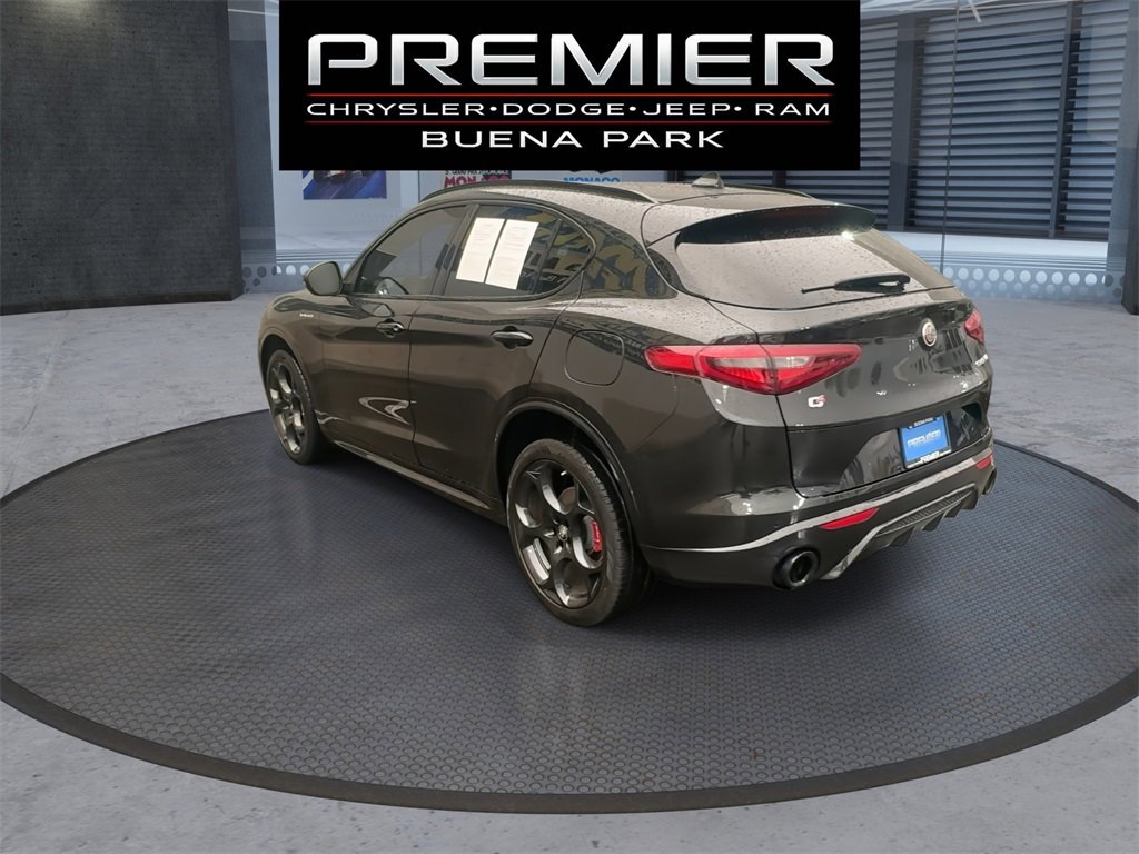 Used 2023 Alfa Romeo Stelvio Veloce image 6