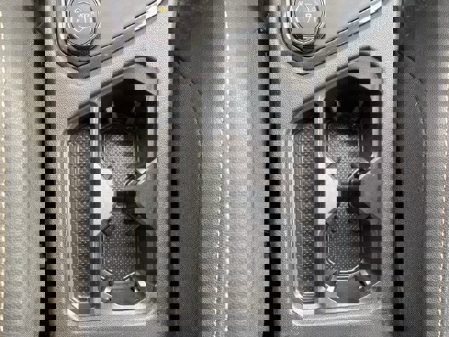 Used 2023 Volkswagen Tiguan SE R-Line image 35