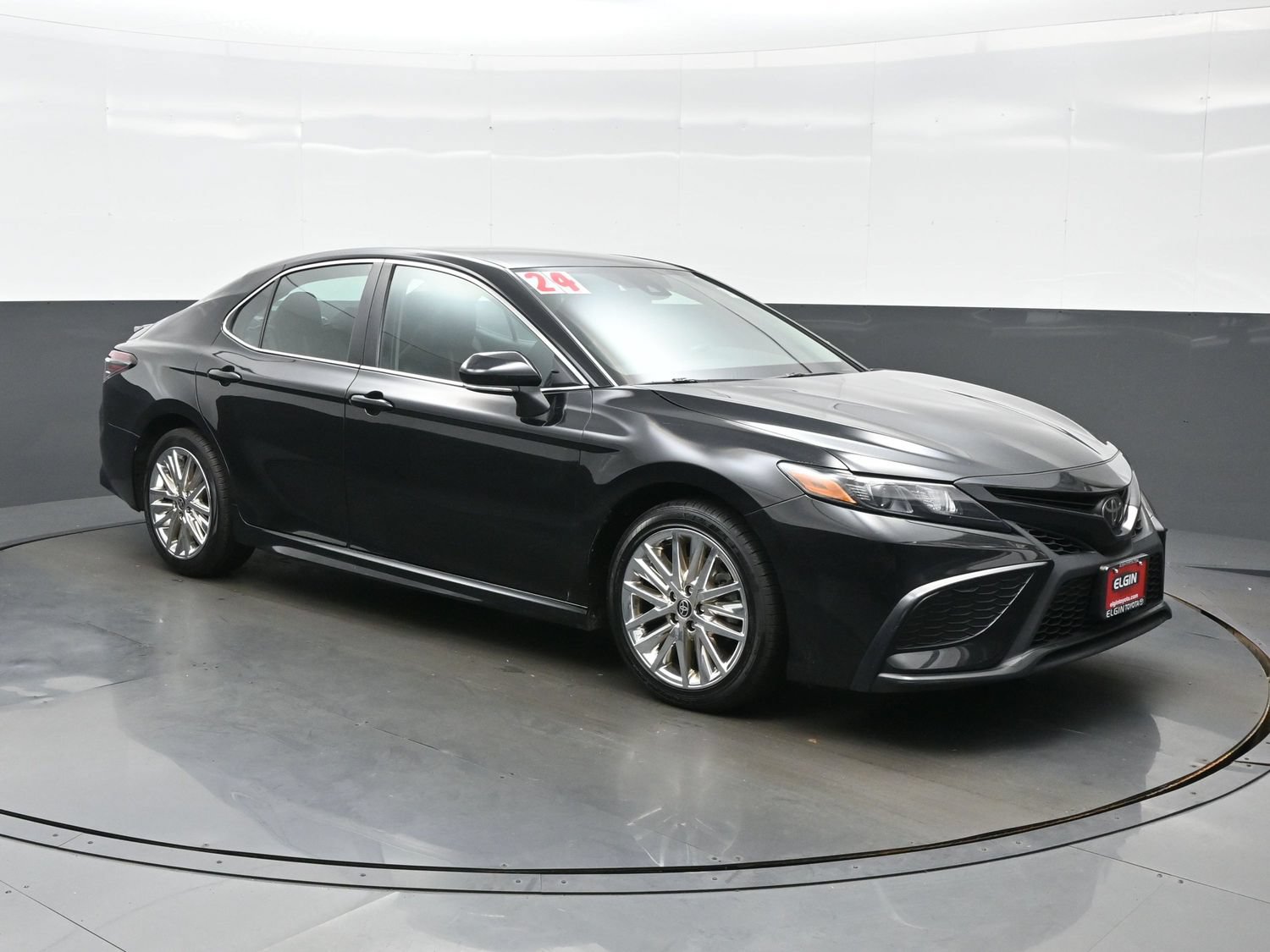 Used 2024 Toyota Camry SE FWD image 8