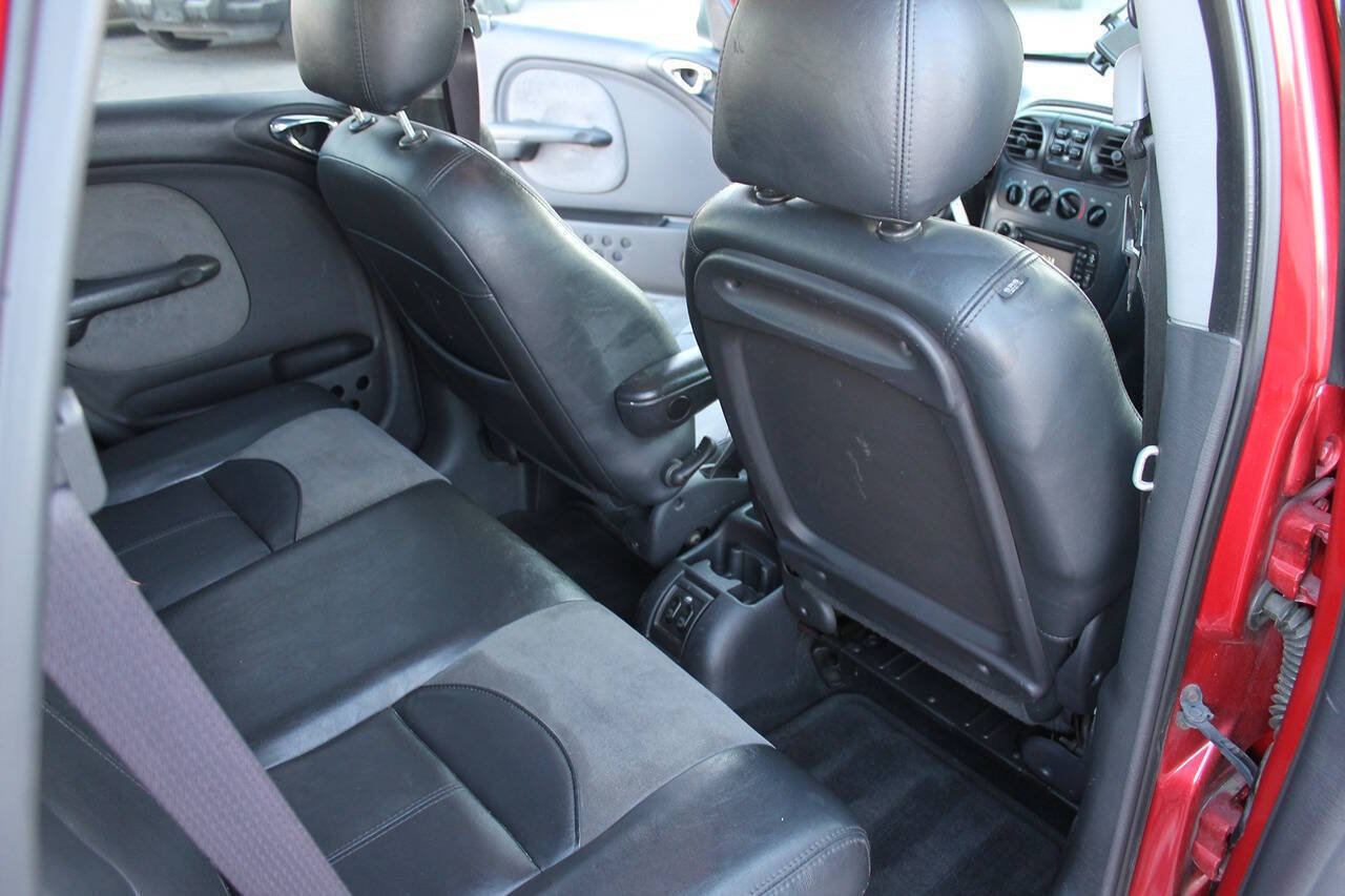 Used 2004 Chrysler PT Cruiser Limited FWD image 30