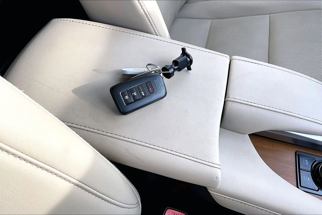 Used 2021 Lexus RX 450h AWD w/ Premium Package image 16