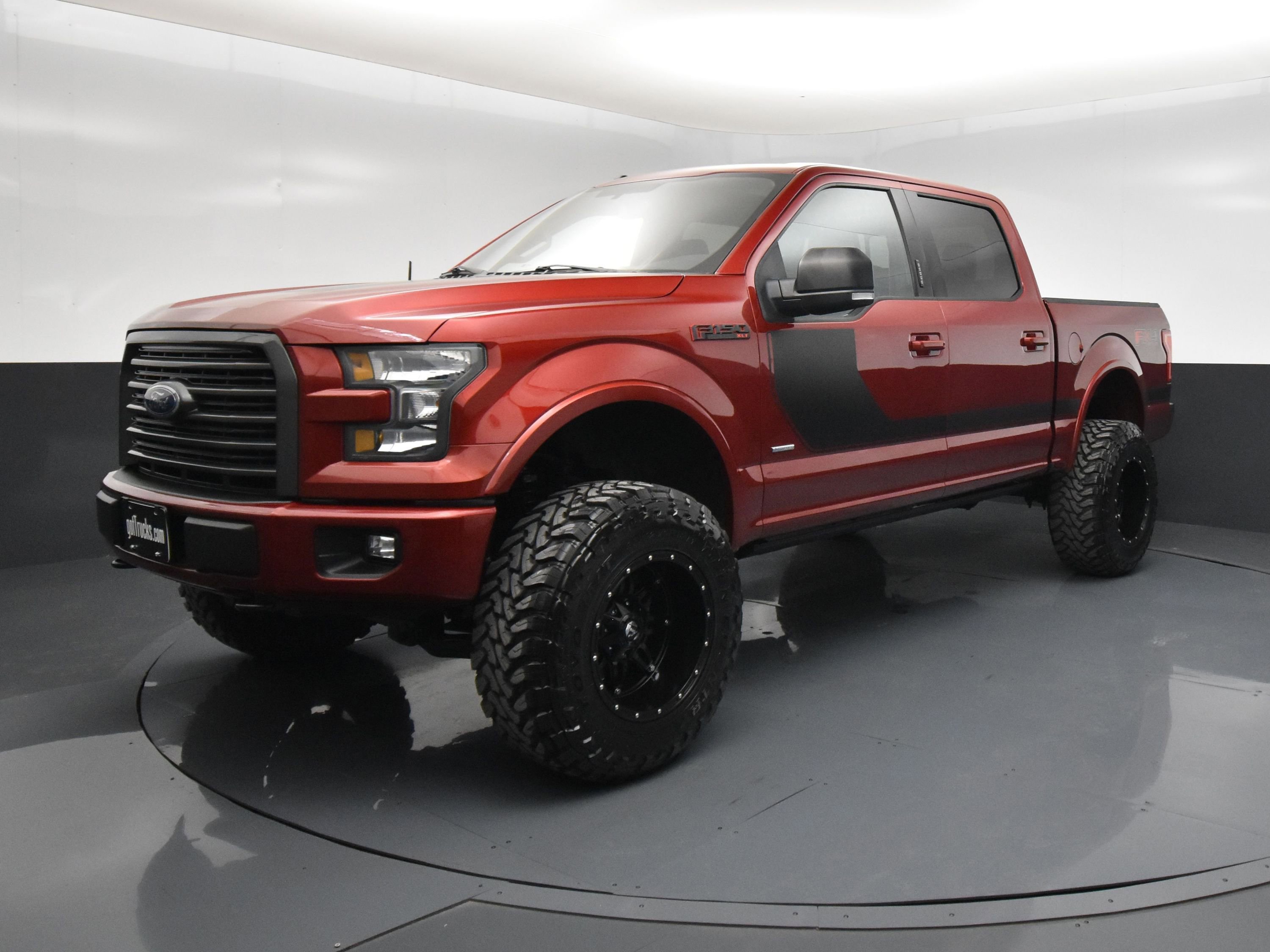 Used 2017 Ford F150 XLT w/ Equipment Group 302A Luxury AWD/4WD image 2