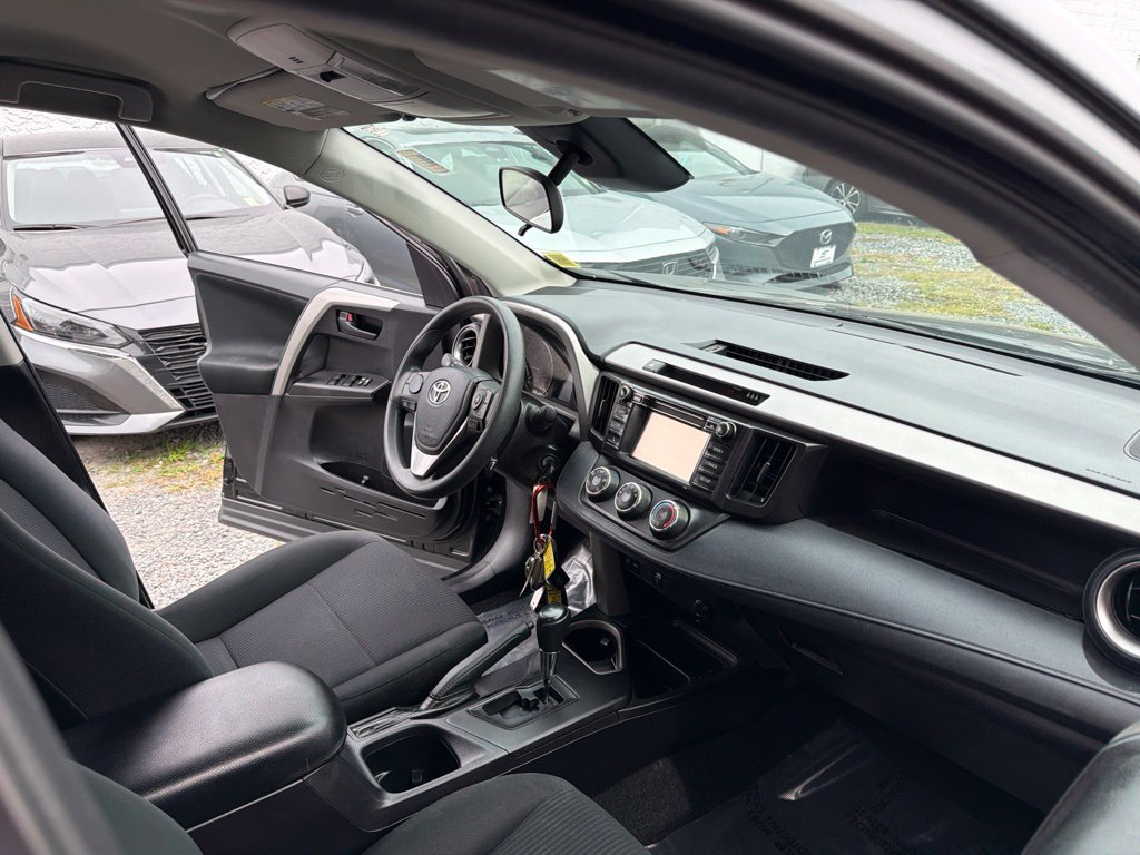 Used 2018 Toyota RAV4 LE w/ All Weather Liner Package AWD/4WD image 16