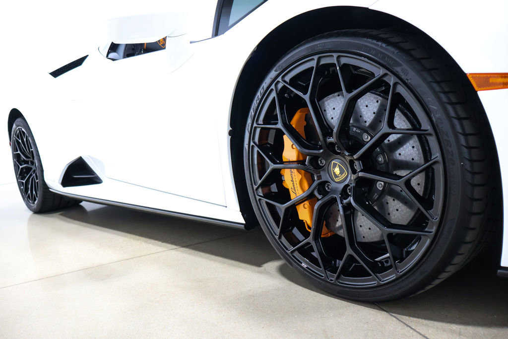 Used 2024 Lamborghini Huracan EVO image 47