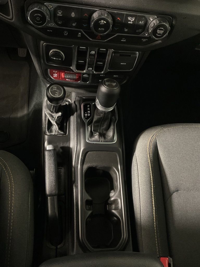 Used 2025 Jeep Wrangler Unlimited Sport AWD/4WD image 29