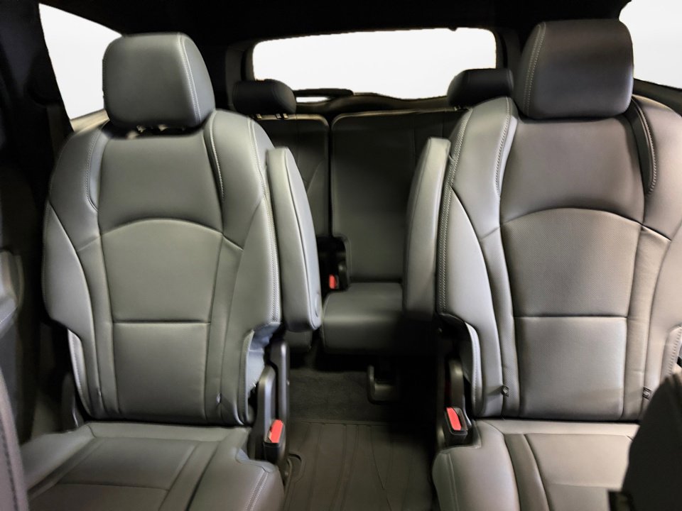 Used 2024 Buick Enclave Essence w/ Experience Buick Package image 14