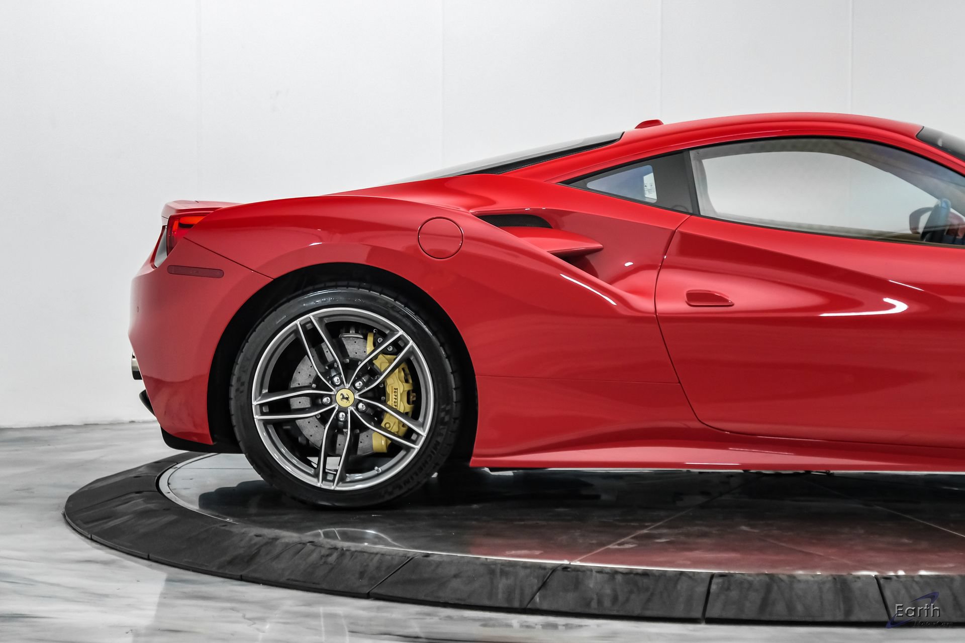 Used 2017 Ferrari 488 GTB RWD image 26