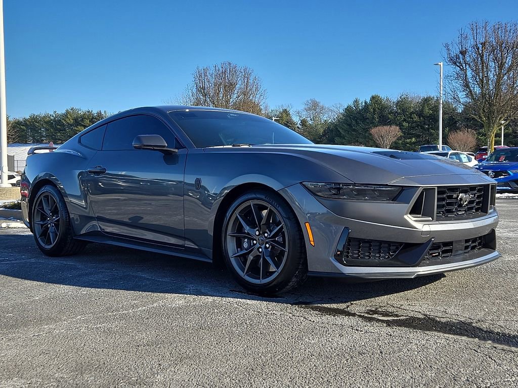 Used 2025 Ford Mustang Dark Horse image 3