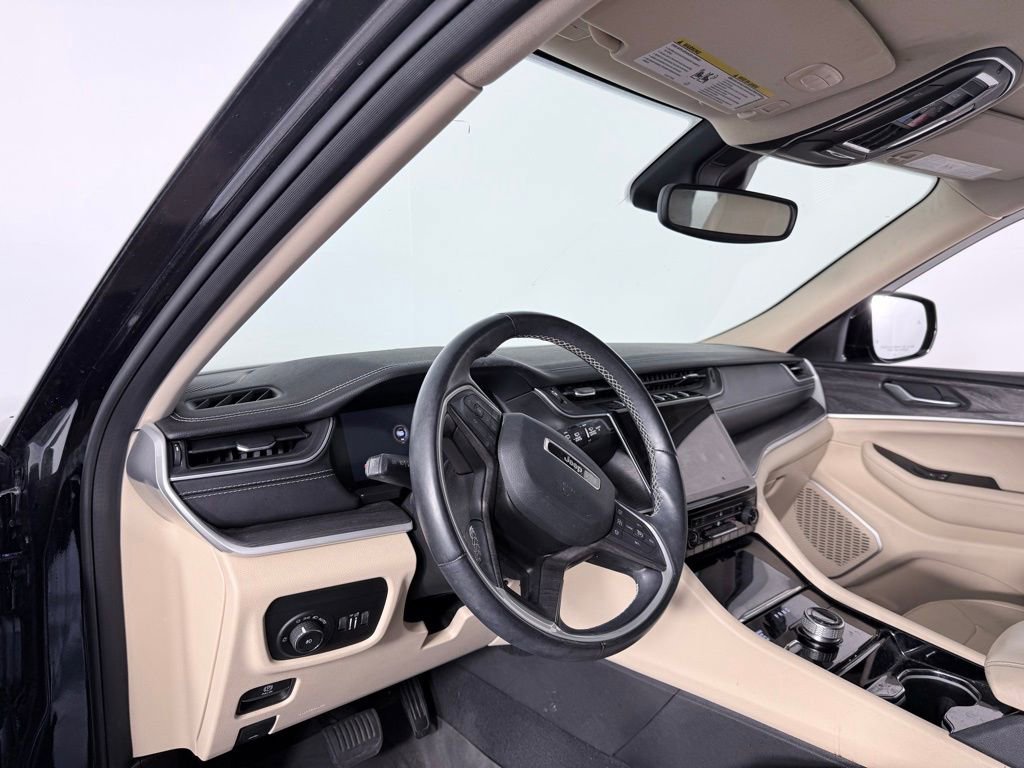 Used 2022 Jeep Grand Cherokee Limited image 25