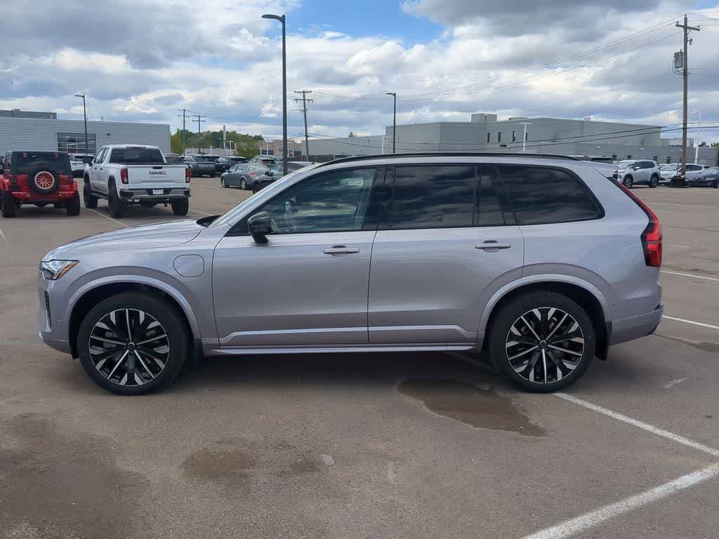 New 2026 Volvo XC90 T8 Ultra w/ Protection Package Premier AWD/4WD image 3