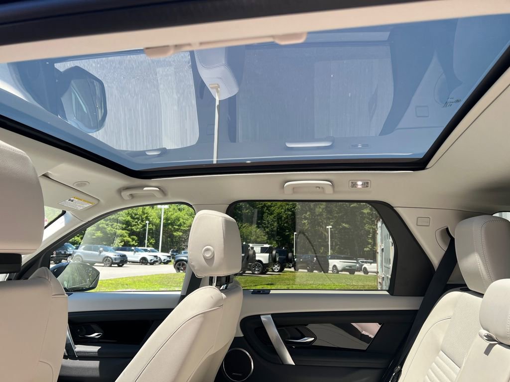 New 2024 Land Rover Discovery Sport S image 29