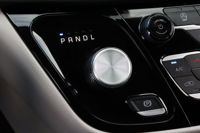 Used 2024 Chrysler Voyager LX image 26