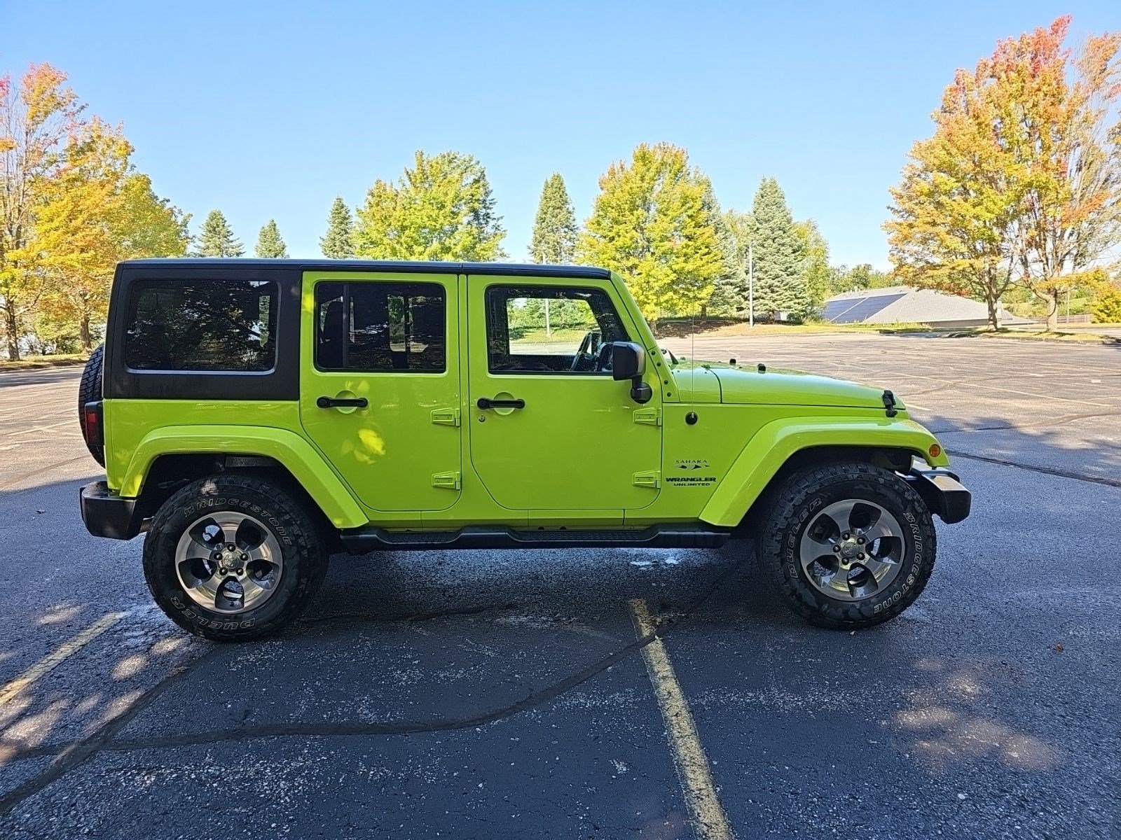 Used 2017 Jeep Wrangler Unlimited Sahara AWD/4WD image 7