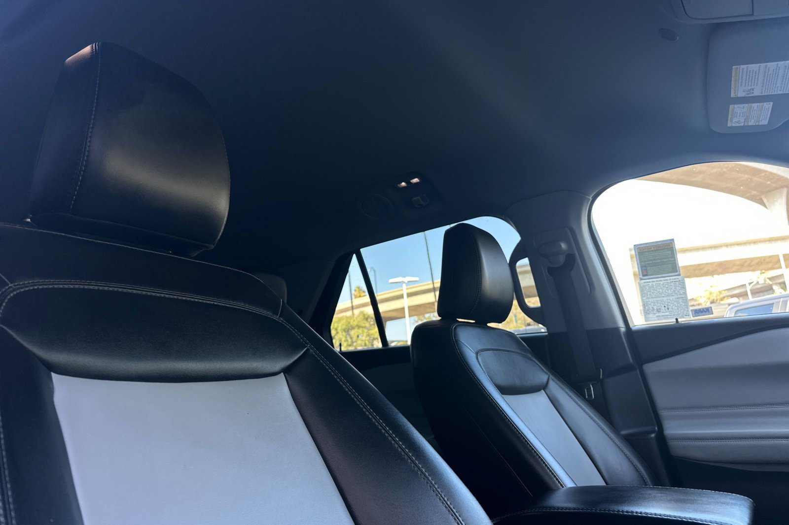 Certified 2022 Ford Explorer XLT w/ Equipment Group 202A image 17