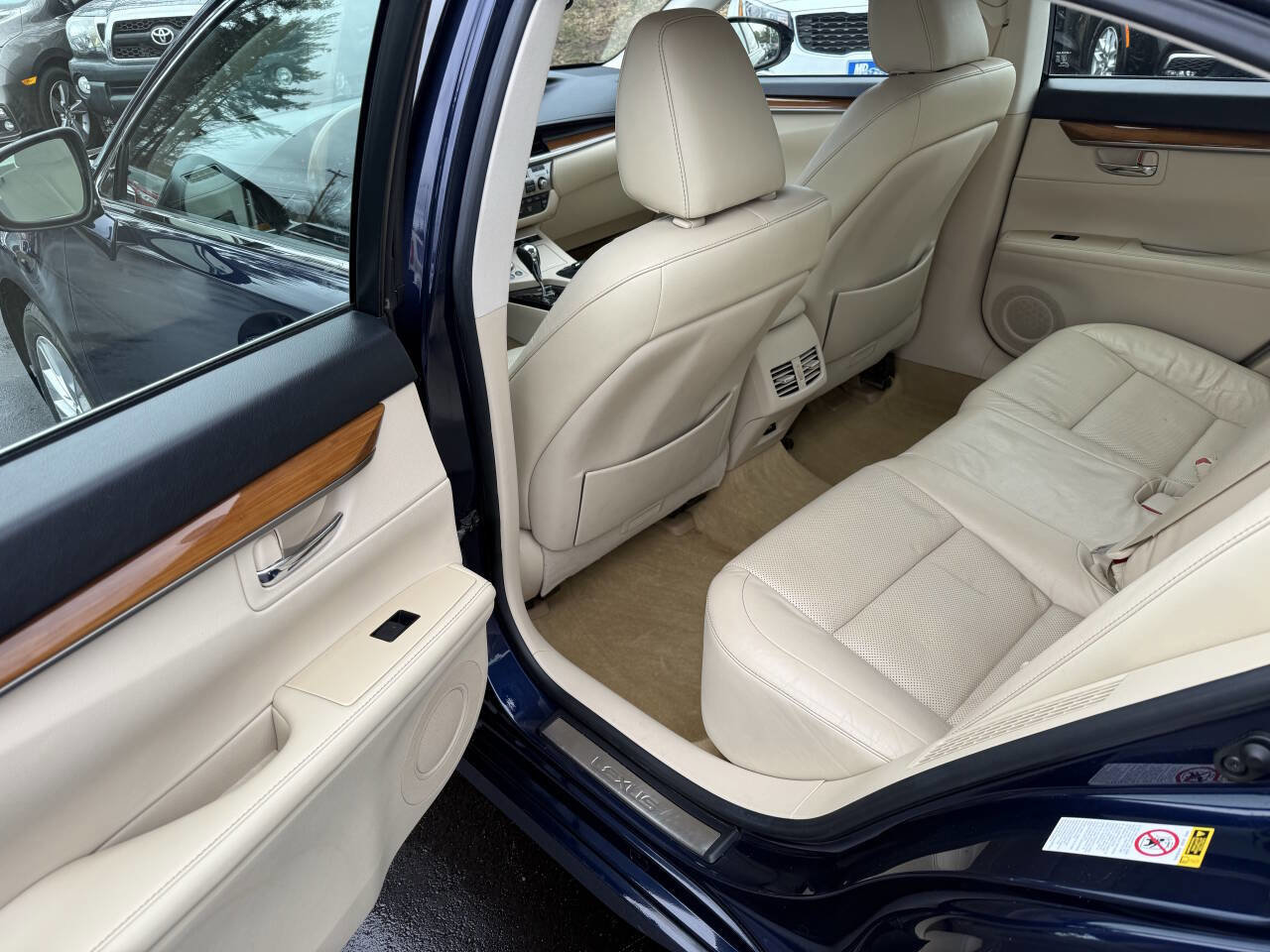 Used 2013 Lexus ES 300h Base 4dr Sedan image 13