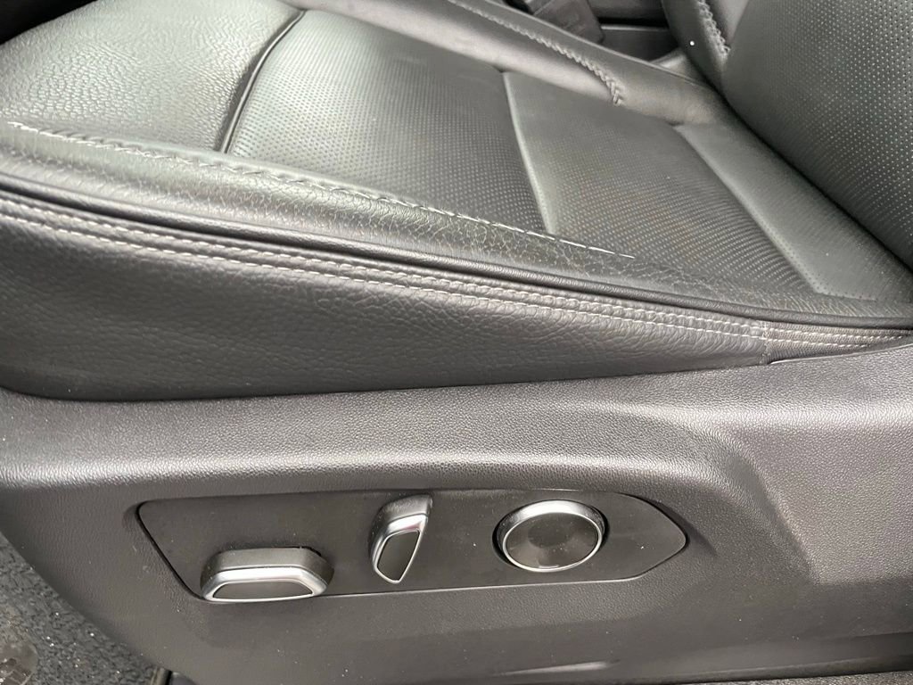 Used 2025 GMC Yukon Denali image 10