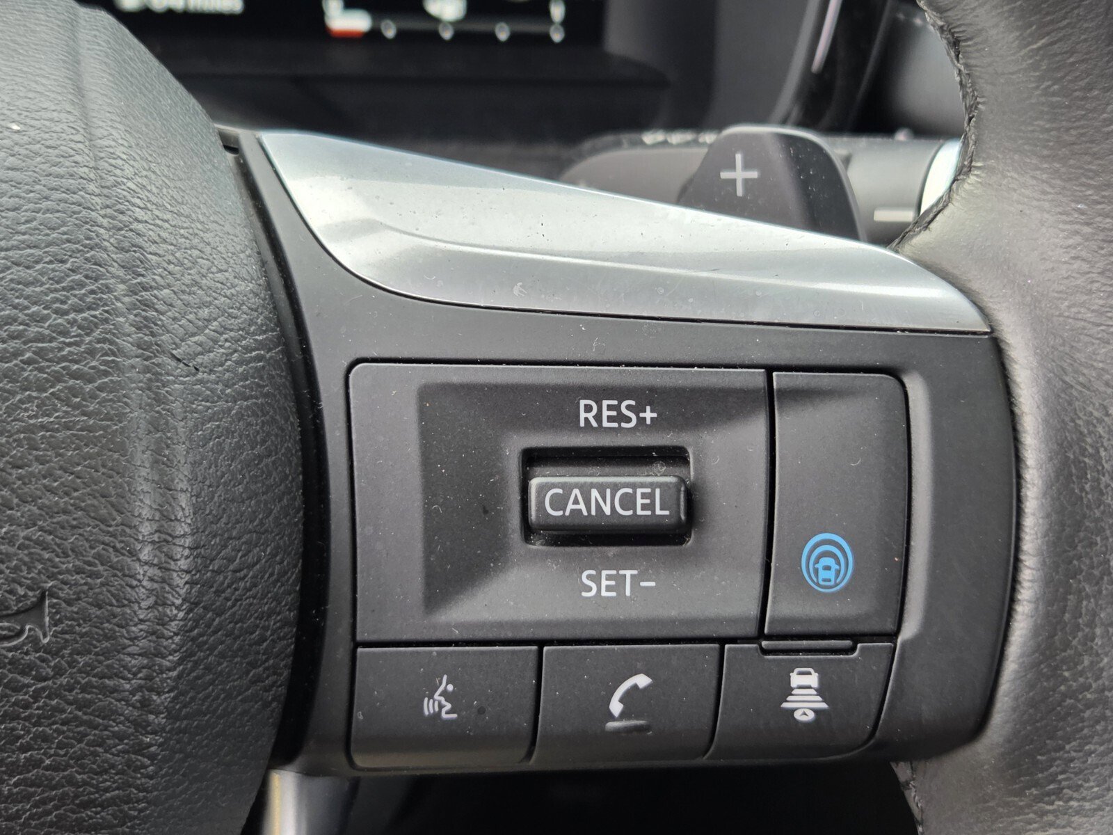 Used 2023 INFINITI QX60 Luxe w/ Vision Package FWD image 25