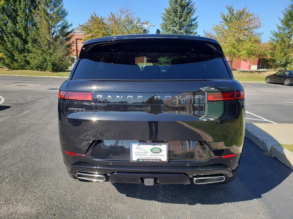 New 2025 Land Rover Range Rover Sport Dynamic SE image 6