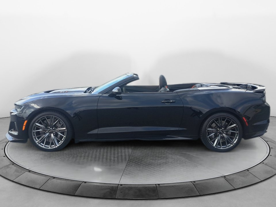 Used 2023 Chevrolet Camaro ZL1 RWD image 4