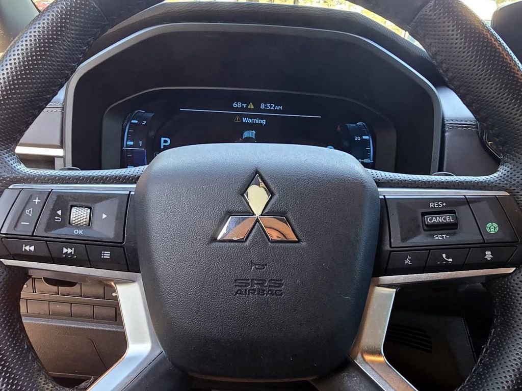 Used 2023 Mitsubishi Outlander SE Black Edition FWD image 40