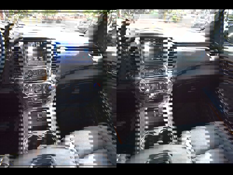 Used 2016 Chevrolet Suburban LT w/ Luxury Package RWD image 31