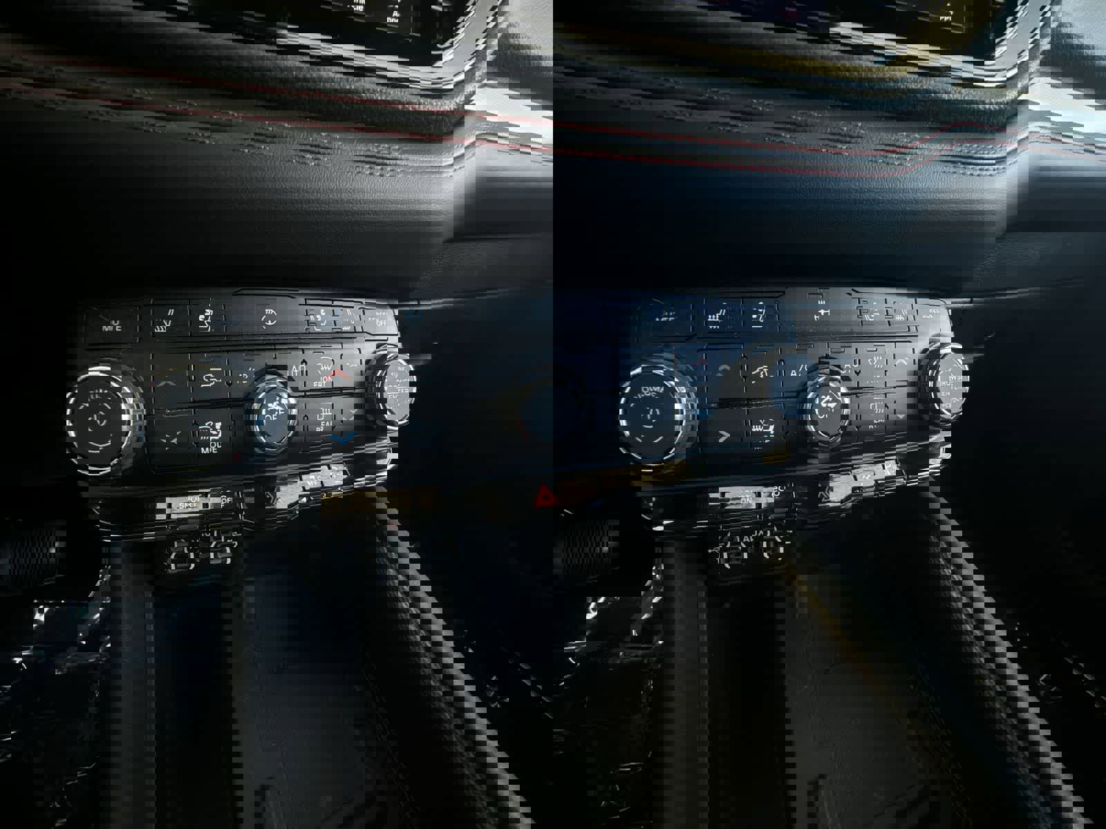 Certified 2023 Dodge Durango R/T image 18