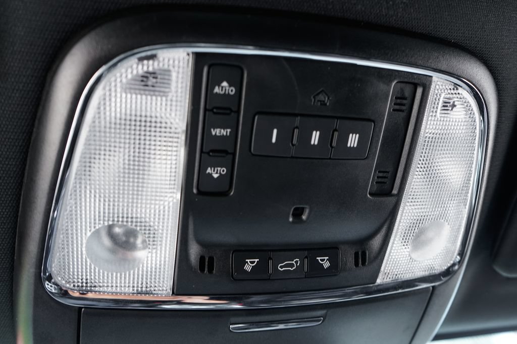 Used 2022 Jeep Grand Cherokee Limited AWD/4WD image 28
